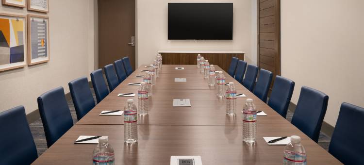 弗雷斯诺机场智选假日套房酒店(洲际酒店集团)(Holiday Inn Express & Suites Fresno Airport, an IHG Hotel)图片