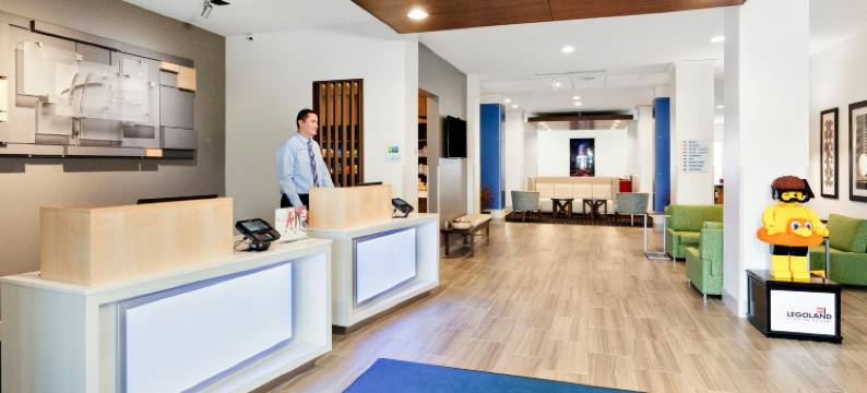 Holiday Inn Express 湖莱克威尔士的N -冬季避风港(Holiday Inn Express LAKE WALES N-WINTER HAVEN by IHG)图片