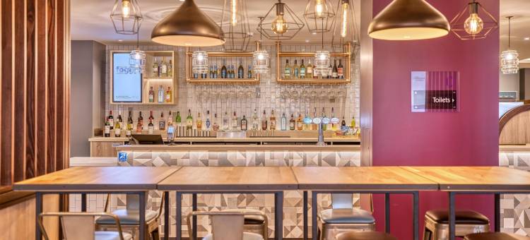 泽西圣河烈(巴斯街)优品迎酒店(Premier Inn Jersey St Helier (Bath Street))图片