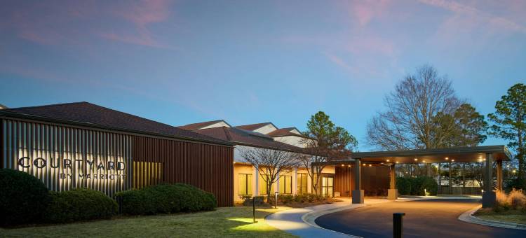 亨茨维尔大学大道万怡酒店(Courtyard Huntsville University Drive)图片