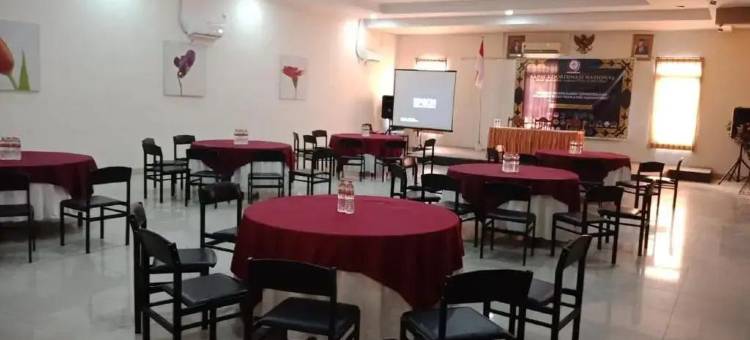 图隆阿贡沃特尔酒店(Grand Charis Hotel Tulungagung)图片