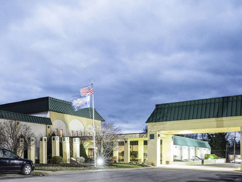 印第安纳温德姆华美达酒店