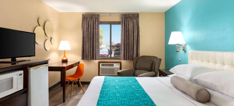 滑铁卢-雪松瀑布温德姆豪生酒店(Howard Johnson by Wyndham Waterloo/Cedar Falls)图片