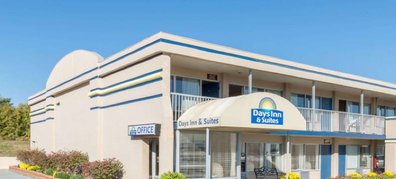 戴顿北戴斯套房酒店(Days Inn & Suites by Wyndham Dayton North)图片