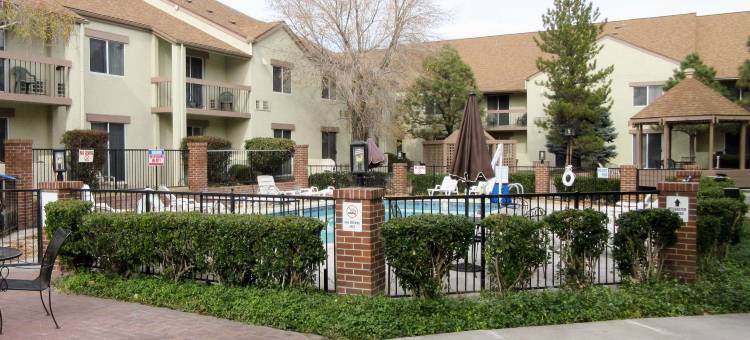 品质酒店及套房阿尔伯克基中城 - 大学区(Quality Inn & Suites Albuquerque Midtown - University Area)图片