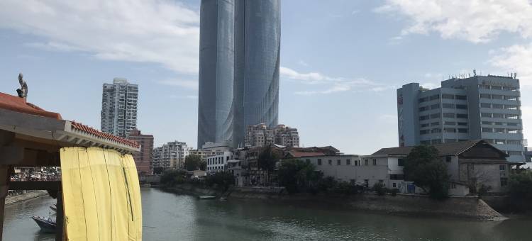 陡楼梯设计民宿(民族路2号分店)图片