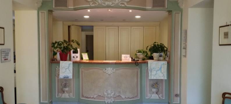 拉里奥酒店(Hotel Lario)图片