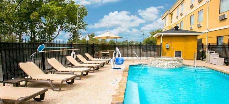 格林维尔I-65凯艺套房酒店(Quality Inn & Suites Greenville I-65)图片