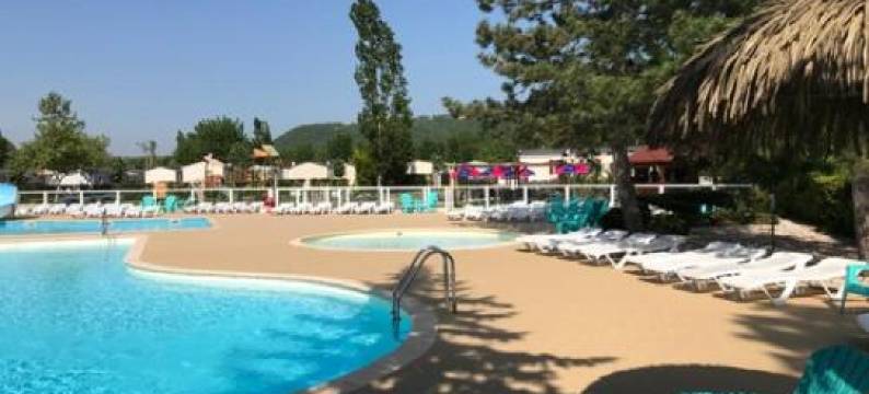 孔德里约河岸西布卢正式营地(Camping Officiel Siblu les Rives de Condrieu)图片