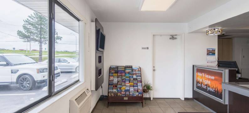 密苏里堪萨斯城 - 机场 6 号汽车旅馆(Motel 6 Kansas City, MO - Airport)图片