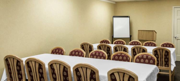 切罗基速8酒店(Super 8 by Wyndham Cherokee)图片