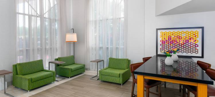 Holiday Inn Express 迈阿密国际机场多拉区(Holiday Inn Express Miami Airport Doral Area)图片