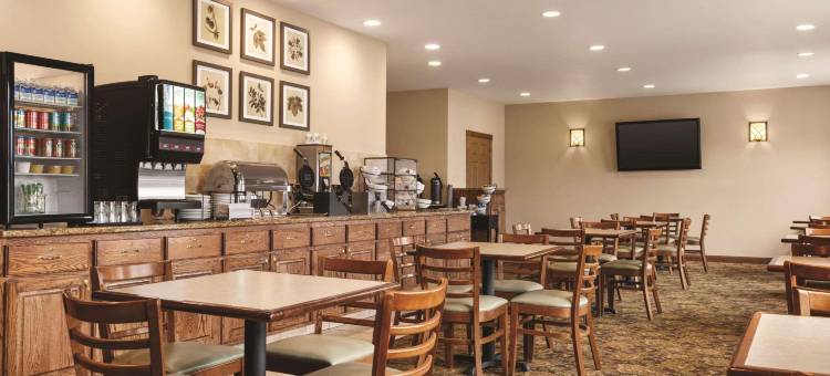 福里斯特莱克丽怡酒店(Country Inn & Suites by Radisson, Forest Lake, MN)图片