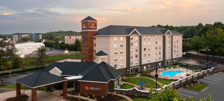 格林斯伯勒拉昆塔温德姆套房酒店(La Quinta Inn & Suites by Wyndham Greensboro NC)图片