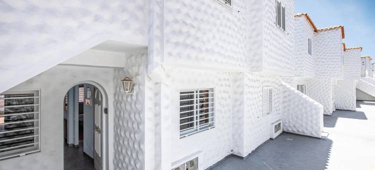 Apartment Near the Beach with a Huge Terrace Patio, Wifi and Parking图片