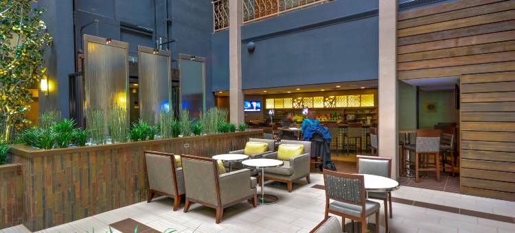 丹佛中央公园希尔顿安泊套房酒店(Embassy Suites by Hilton Denver Central Park)图片