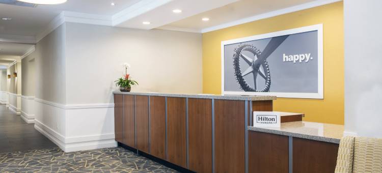 哈兰代尔海滩阿文特拉希尔顿欢朋酒店(Hampton Inn Hallandale Beach-Aventura)图片