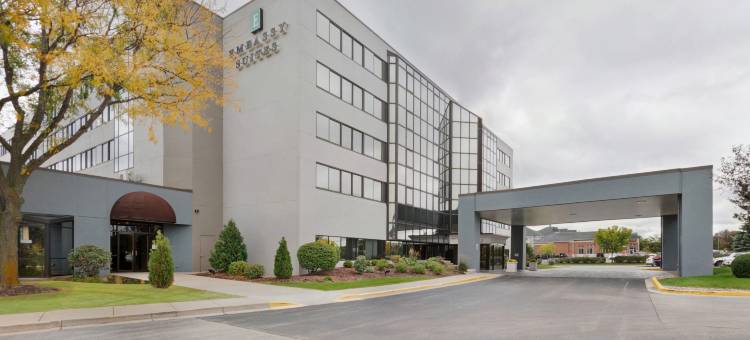 布鲁克菲尔德密尔沃基希尔顿安泊酒店(Embassy Suites by Hilton Milwaukee Brookfield)图片