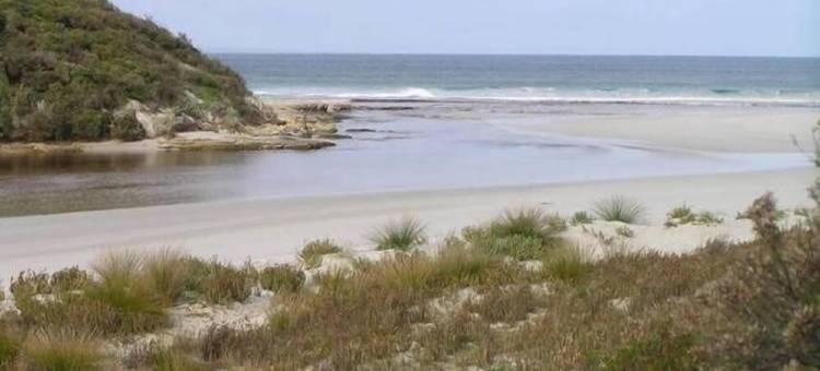 Lovely 3 bedroom home with river views. Perfect location to explore the Island.图片