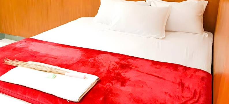 沙比内伦库特米特拉红门酒店(Hotel Shabine Rungkut Mitra RedDoorz)图片