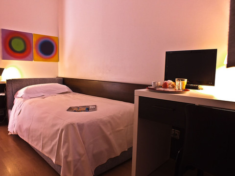 加尔尼中心酒店