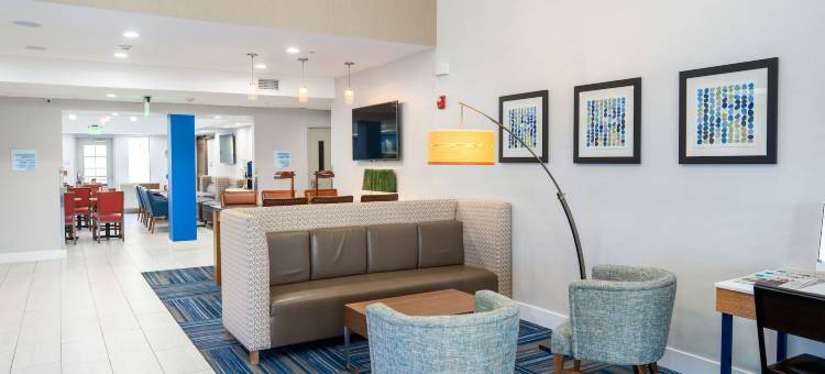 湖森林尔湾东智选假日酒店(Holiday Inn Express & Suites LAKE FOREST - IRVINE EAST by IHG)图片