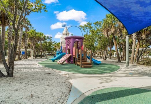 Lulu's Crescent Cottage #2 Hotel Overview