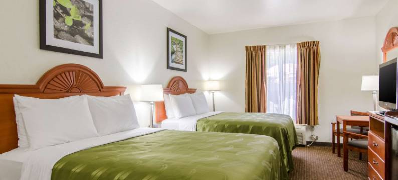 近赖利堡-章克申城品质酒店(Quality Inn Junction City Near Fort Riley)图片