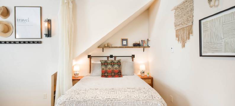 Spacious Studio with Full Kitchen and Porch - Stylish Cozy Retreat图片