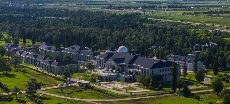 那拉提金陵山庄图片