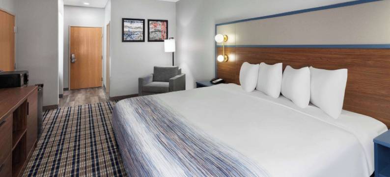 伊格尔河市中心温德姆阿美瑞辛酒店(AmericInn by Wyndham Eagle River Downtown)图片