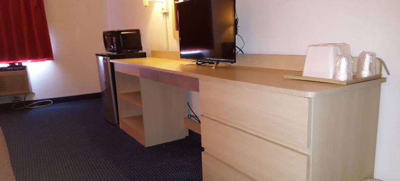 红毯旅馆(Red Carpet Inn)图片