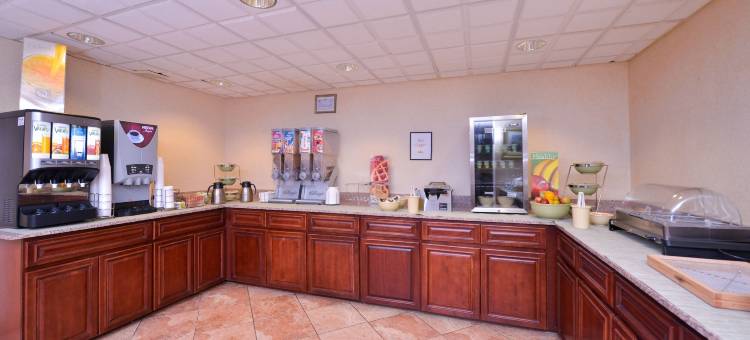 爱迪生品质酒店-新不伦瑞克(Quality Inn Edison-New Brunswick)图片