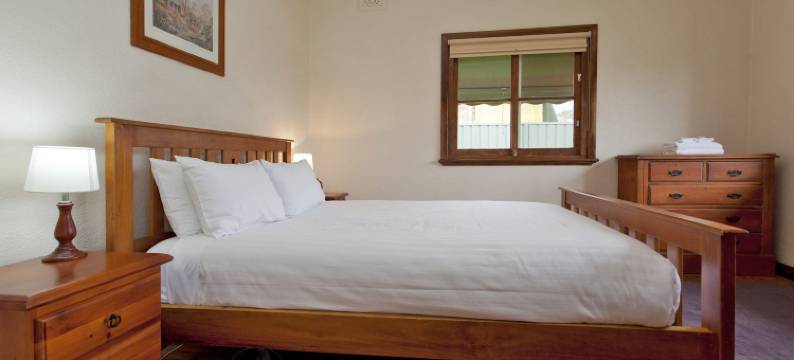 红砖美丽中央小屋酒店(Red Brick Beauty - Central Cottage)图片