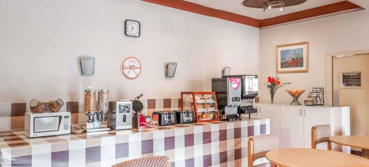 多伦多市中心西豪生酒店(Howard Johnson by Wyndham Toronto Downtown West)图片