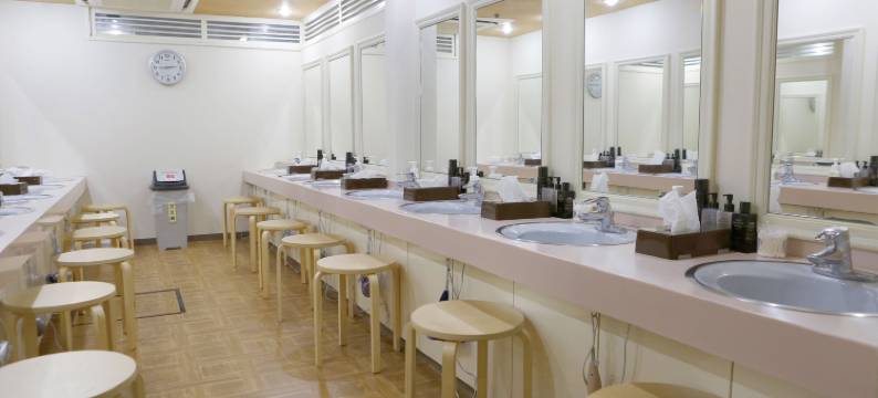 新宿区役所前胶囊酒店(Shinjuku Kuyakusho-Mae Capsule Hotel)图片