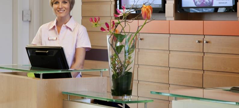 宜必思德雷蒙德尔斯伯格酒店(Ibis Delémont Delsberg)图片