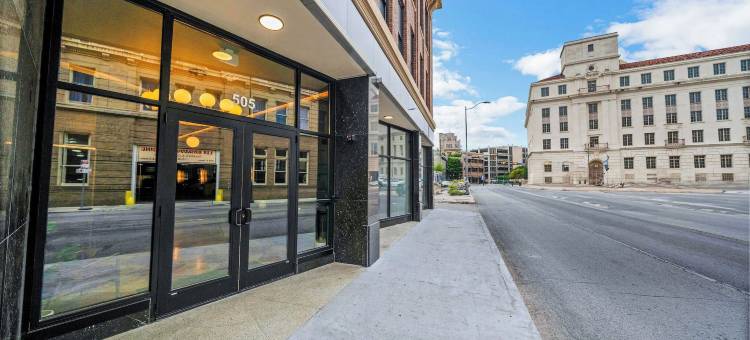 佩兰光(La Luz)图片