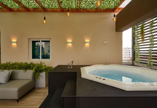 Central Park Tower Hotel Overview