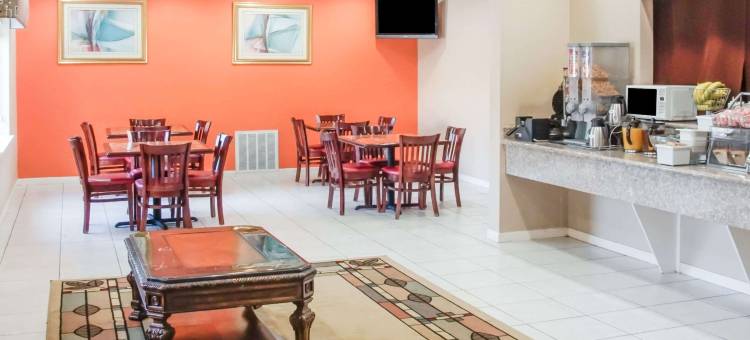 布伦汉姆速8酒店(Super 8 by Wyndham Brenham TX)图片