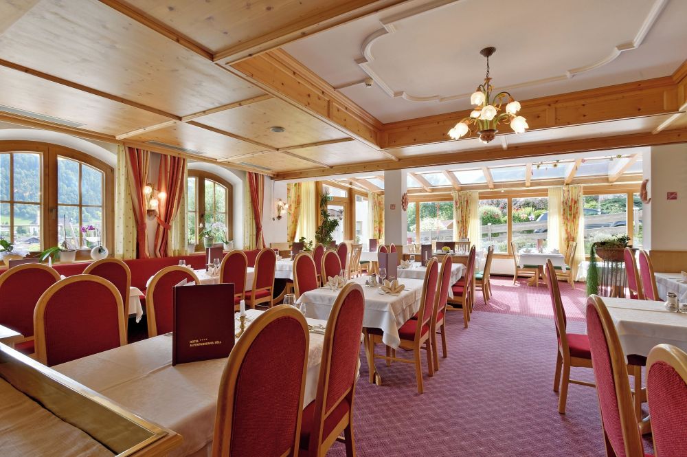 Hotel AlpenpanoramaOver view