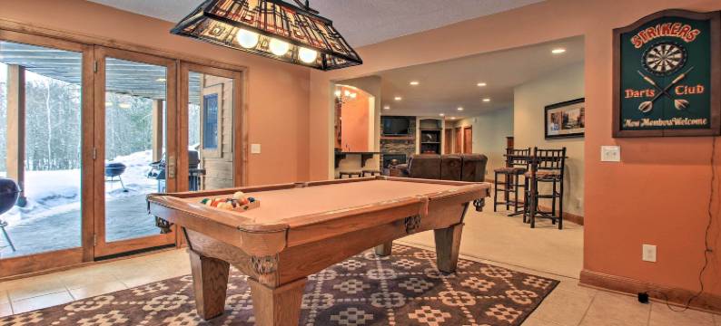 湖边巨人岭休闲屋，靠近滑雪和高尔夫！(Lakefront Giants Ridge Retreat Near Ski and Golf!)图片