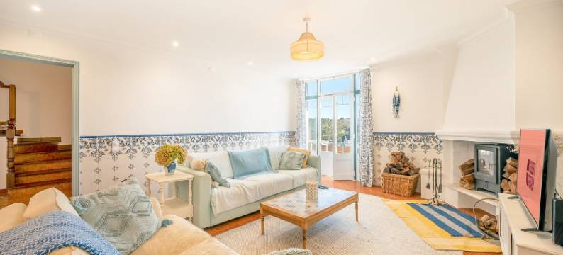 Lovely countryside house near the beach图片