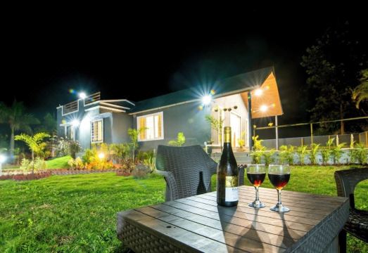 2-bedroom villa with private pool in Nashik - The Silver Palm villa Hotel Overview