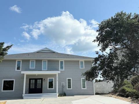 Salty Haven - Endless Views- Private Beachfront House & Pool- 7 Bedroom + 5 Bath