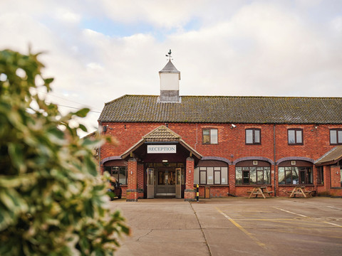 谷仓酒店及水疗中心