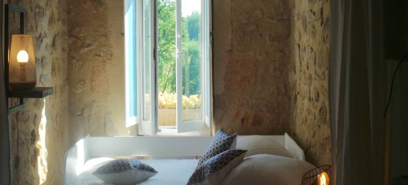 Beautiful holiday home with swimming pool图片