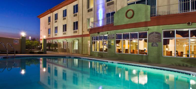 利夫奥克智选假日酒店&套房(Holiday Inn Express & Suites LIVE OAK by IHG)图片