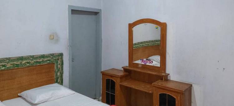 斯里德维民宿酒店(Sri Dewi Homestay)图片