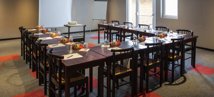 宜必思尼伊圣乔治酒店(Ibis Nuits-Saint-Georges)图片